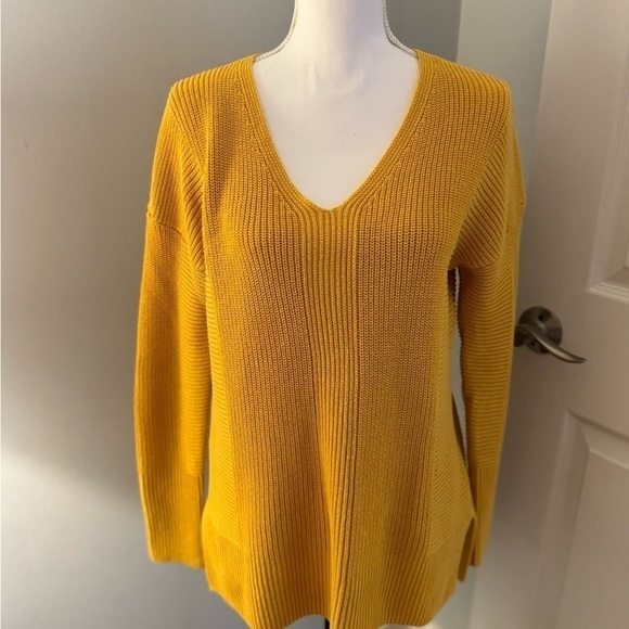 Rachel Zoe Mustard Yellow V Neck long Sweater size L - Picture 1 of 8